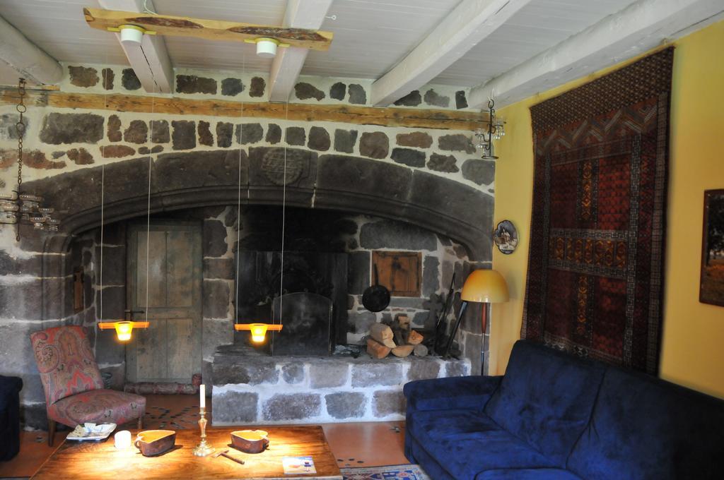 Le Potala Bed and Breakfast Le Bouchet-Saint-Nicolas Exteriör bild