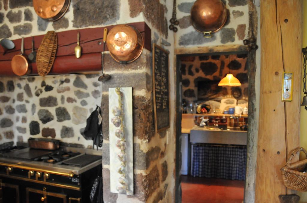 Le Potala Bed and Breakfast Le Bouchet-Saint-Nicolas Exteriör bild