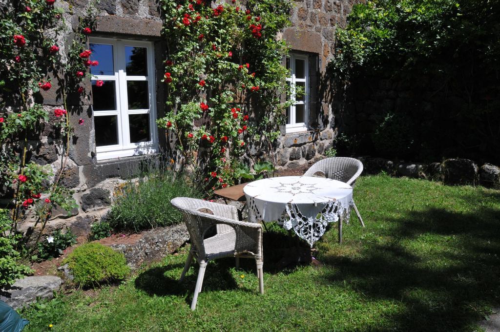 Le Potala Bed and Breakfast Le Bouchet-Saint-Nicolas Exteriör bild